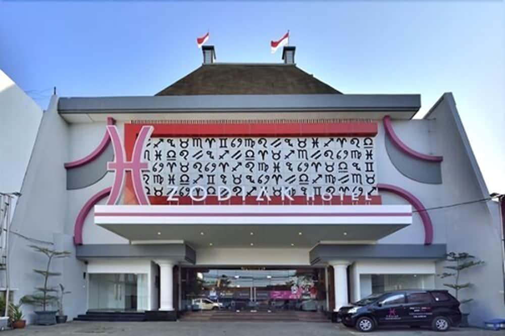 Zodiak Kebon Kawung by KAGUM Hotels Bandung Bagian luar foto